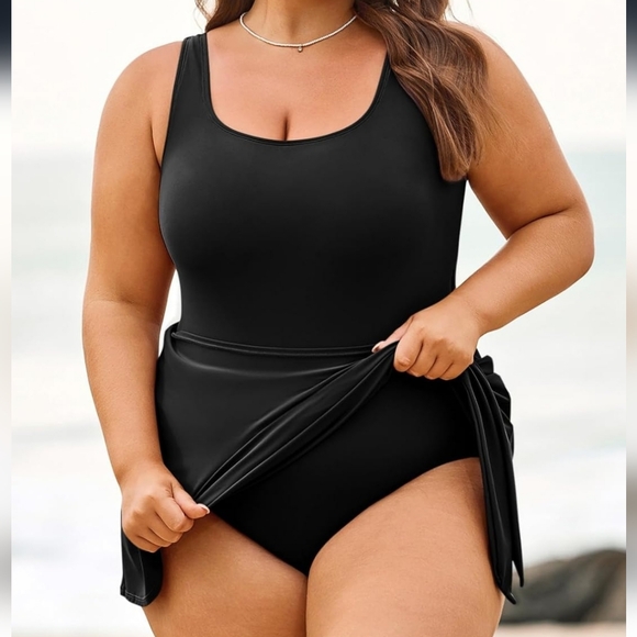 Elegant Black Women's Full Coverage Tummy Control Swimwear - Picture 2 of 8